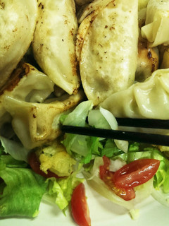 焼き餃子のサラダ-レシピのメイン写真