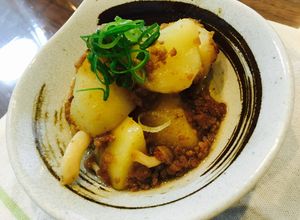 ジャガイモとシメジ・ひき肉のそぼろ餡-レシピのメイン写真