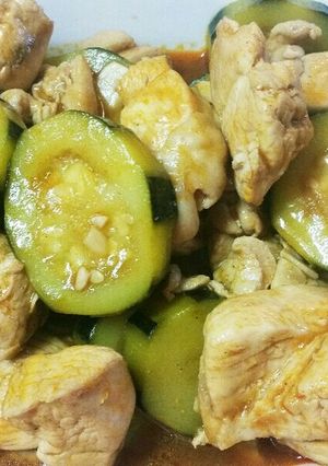 鶏むね肉とズッキーニの煮込み♪-レシピのメイン写真
