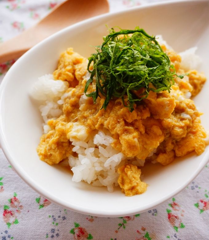 何もない時の♪とろろ昆布の玉子丼 by happyかおるん