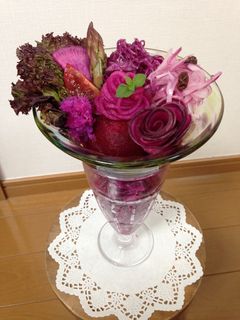 ベジヌードル 赤色やさいのパフェ風サラダ-レシピのメイン写真