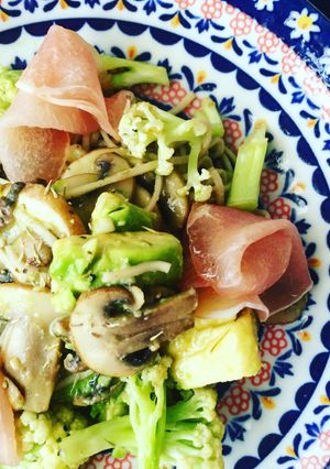 お蕎麦deアボカドと生ハムのパスタ風-レシピのメイン写真