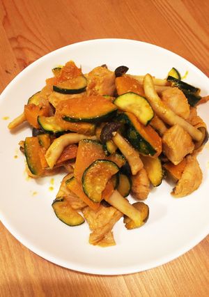 鶏胸肉とズッキーニの味噌炒め-レシピのメイン写真
