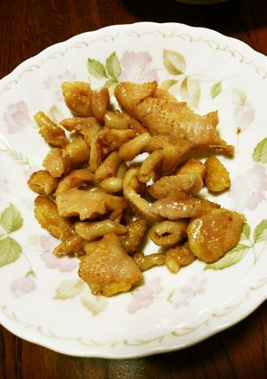 簡単おつまみ！安くてうまい鶏皮カリカリ焼-レシピのメイン写真