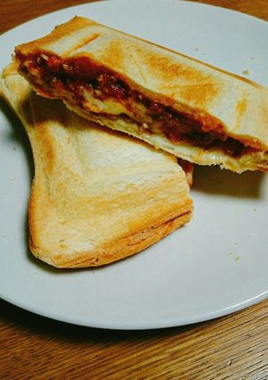 残りもののミートソースでホットサンド-レシピのメイン写真