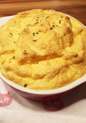 トマトチキンのっけスフレオムレツ-レシピのメイン写真