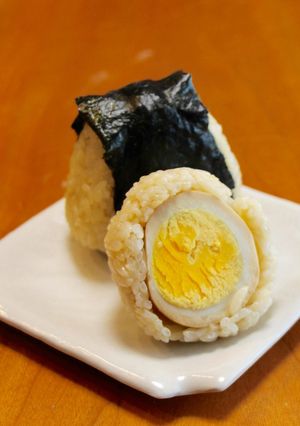 煮卵おにぎり-レシピのメイン写真