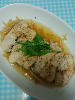 ごま油が決めて!鶏ムネ肉の中華蒸し♪-レシピのメイン写真