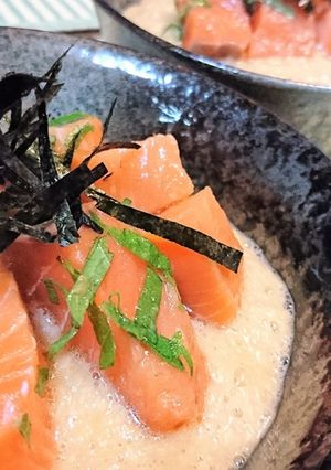 みそ味★卵入り【漬サーモンのとろろ丼】♪-レシピのメイン写真