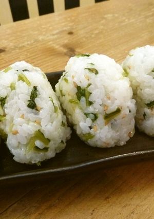 壬生菜ｏｒ京菜の浅漬けで♪菜飯おにぎり-レシピのメイン写真