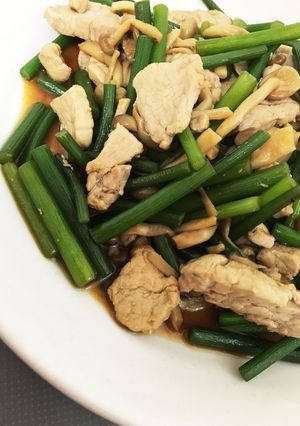 簡単!豚肉とニンニクの芽の炒め物-レシピのメイン写真