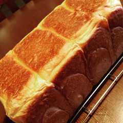 รูปของ 時短シンプル２斤食パン (半量で１斤も)