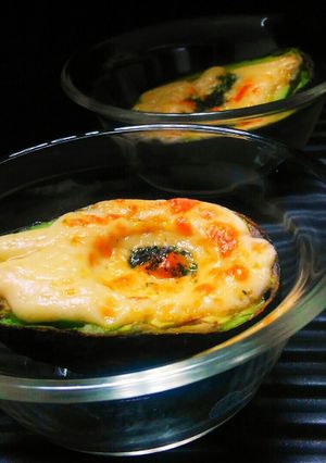簡単！焼くだけ！5分で焼きチーズアボカド-レシピのメイン写真