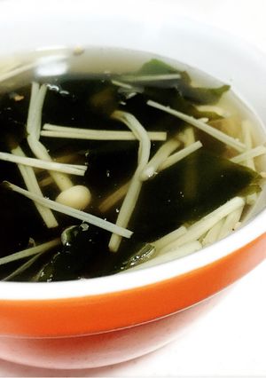 えのきとワカメのスープ-レシピのメイン写真