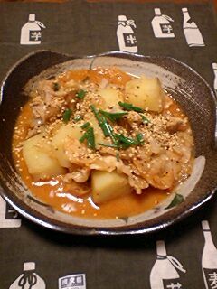 味噌キムチとアーモンドの肉じゃが-レシピのメイン写真