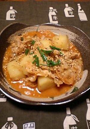 味噌キムチとアーモンドの肉じゃが-レシピのメイン写真
