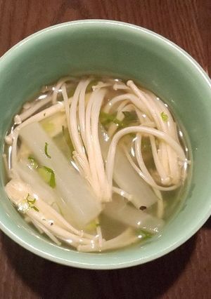 大根又は皮と大根の葉シンプル中華スープ-レシピのメイン写真