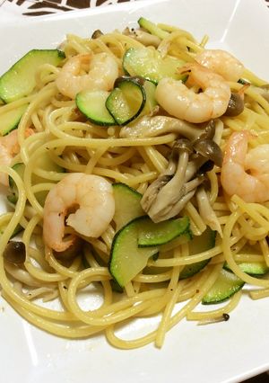 海老としめじとズッキーニのパスタ-レシピのメイン写真