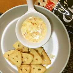 A picture of cheezaスイートチリソースのディップ.