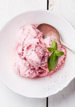 アイスメーカーいらずのストロベリーアイス-レシピのメイン写真