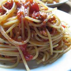 รูปของ ニンニクとトマトのパスタ