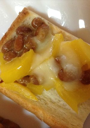 納豆とパプリカの甘酢漬けのトースト-レシピのメイン写真