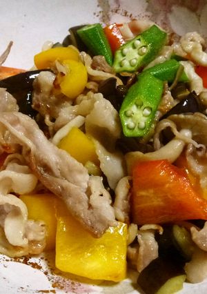 夏野菜と豚バラを炒めた温かいサラダ-レシピのメイン写真