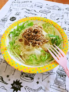レンジで簡単☆新玉ねぎのそぼろサラダ。-レシピのメイン写真