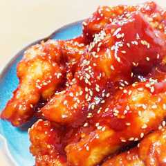 รูปของ ヤンニョムチキン♡韓国の甘辛チキンです。