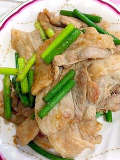 簡単なニンニクの芽と豚肉の醤油炒め-レシピのメイン写真