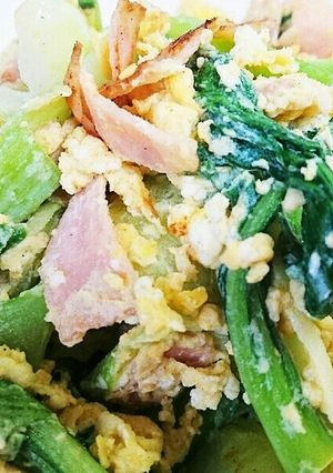 卵とチンゲン菜とベーコンのゴマ油炒め☆-レシピのメイン写真