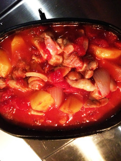 キャンプ飯! 鶏肉とトマトの煮込み-レシピのメイン写真