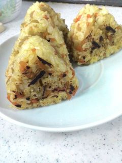 余ったきんぴらごぼう カレーおにぎり-レシピのメイン写真