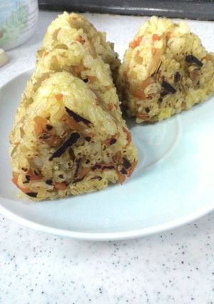 余ったきんぴらごぼう　カレーおにぎり-レシピのメイン写真
