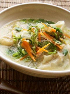 野菜たっぷり餃子春雨スープ-レシピのメイン写真