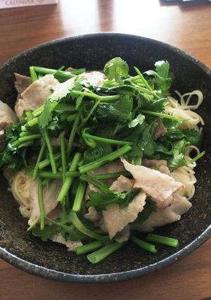 ランチに*パクチーと豚肉で素麺-レシピのメイン写真