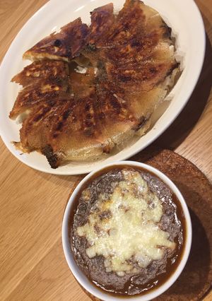 焼き餃子☆焼きチーズカレーソース-レシピのメイン写真
