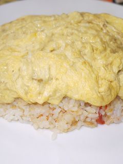 ツナトマトご飯でオムライス-レシピのメイン写真