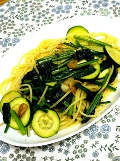 ズッキーニとほうれん草のアンチョビパスタ-レシピのメイン写真