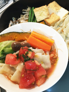 さっぱり梅トマトソースで蒸し餃子-レシピのメイン写真