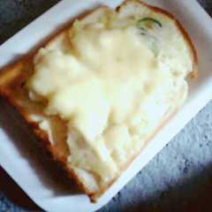 รูปของ ポテトサラダトースト❤