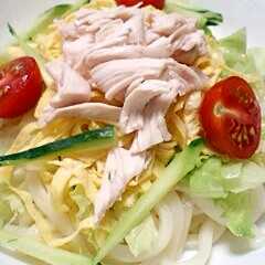รูปของ ゴマだれサラダうどん