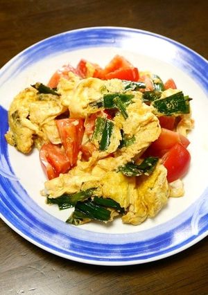 簡単！ふわふわトマタマとニラ炒め-レシピのメイン写真