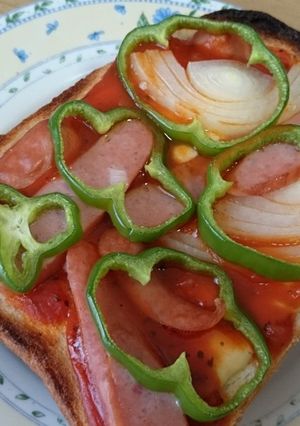 簡単！食パンピザ-レシピのメイン写真