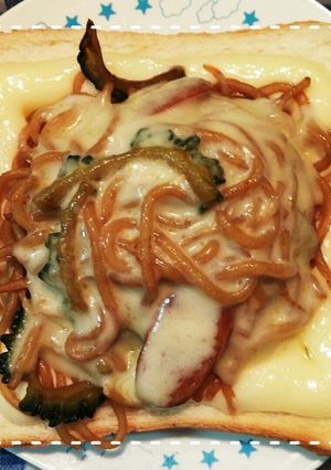リメイクで簡単！やきそばチーズトースト-レシピのメイン写真