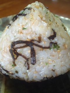塩昆布大好き♪♪青のりゴマにぎり-レシピのメイン写真