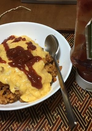 合挽肉を使ったフワトロ卵のオムライス-レシピのメイン写真