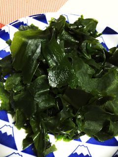 時短シャキッと鮮やか☆乾燥わかめの戻し方-レシピのメイン写真