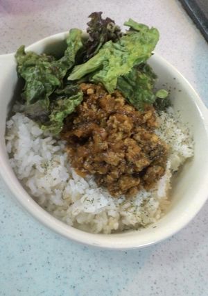 魅惑のイチゴ　ドライチキンカレー-レシピのメイン写真