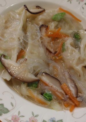 王将の餃子入り春雨中華スープ-レシピのメイン写真